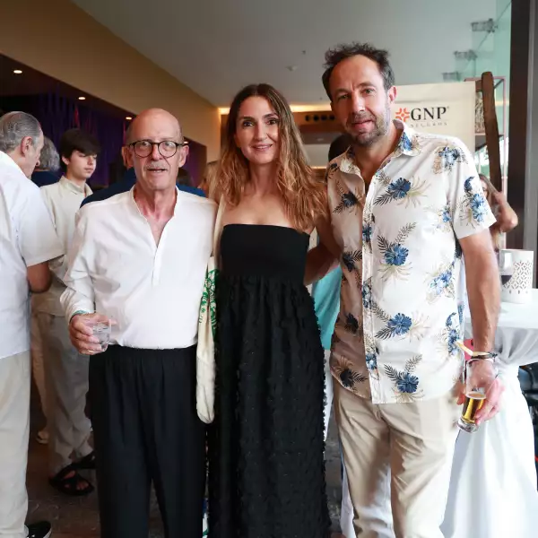 Manuel Alvarez Fuentes , Lorenza Reyes Retana y Michael Kaller 