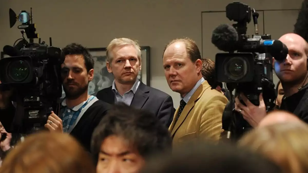 Julian Assange Vaughn Smith