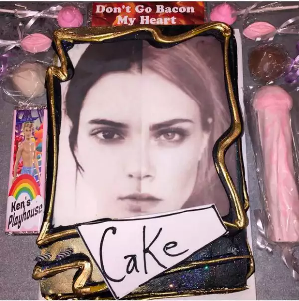 Con esta fotografía, Cara felicitó a Kendall en las redes sociales.