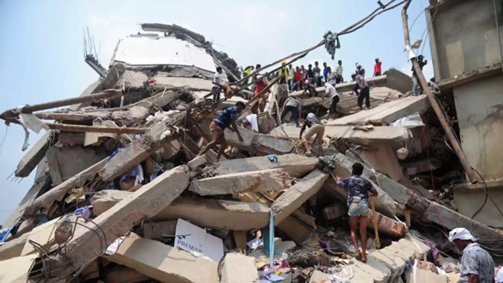 derrumbe de edificio en bangladesh