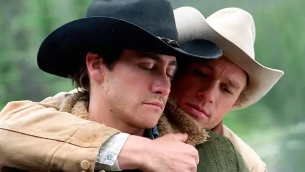 A 10 años del estreno de "Brokeback Mountain", el actor habla de los momentos que vivió con su amigo y co estrella, quien recientemente cumplió 8 años de fallecido.