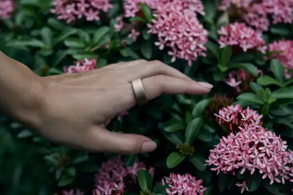 3. UH Ring AIR_Brushed Rose Gold.jpg