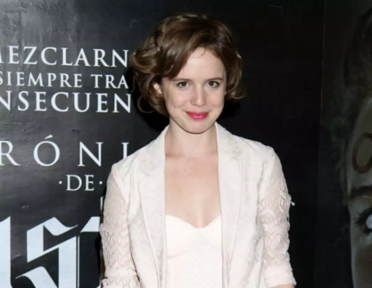 El talento se lleva en la sangre y con el estreno de su primer protagónico en televisión, te presentamos más acerca de esta guapa promesa actoral.