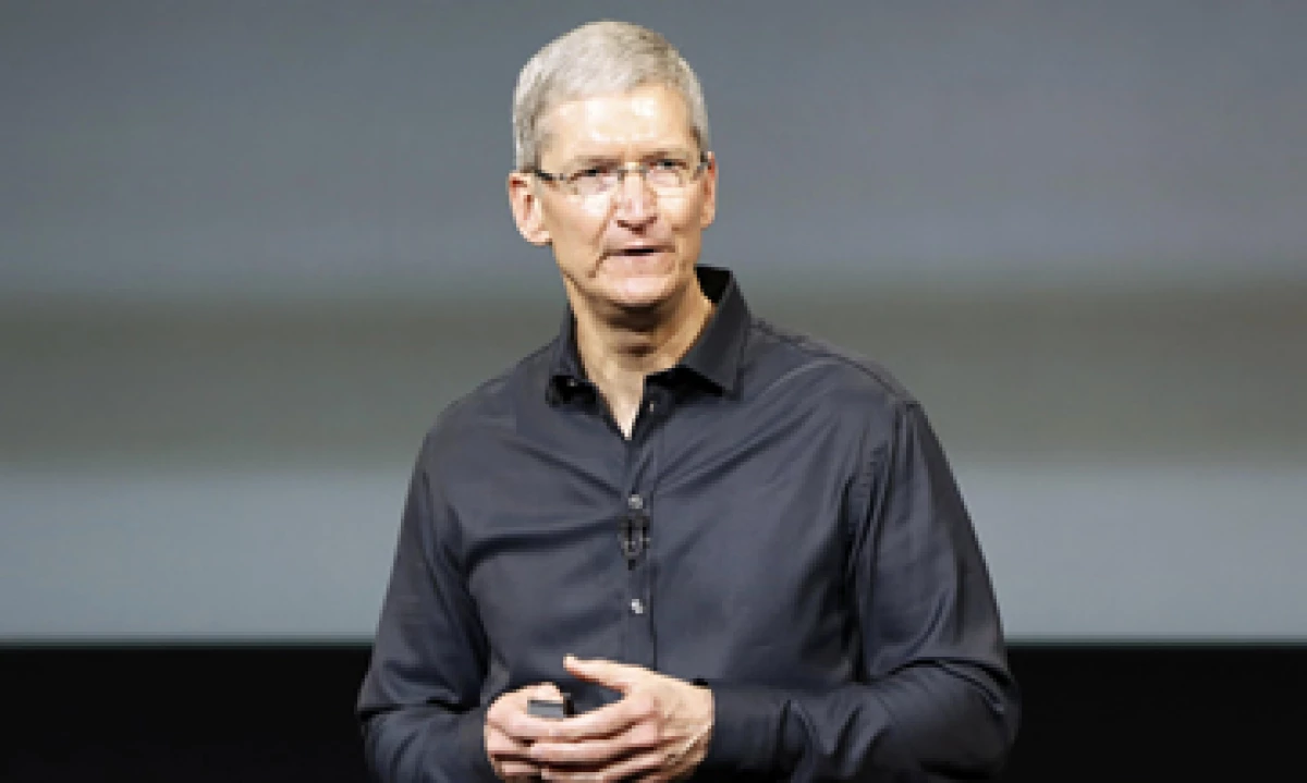 Apple, que dirige Tim Cook, trata de disputarle espacio a rivales como Samsung y Huawei en mercados emergentes. (Foto: Reuters)