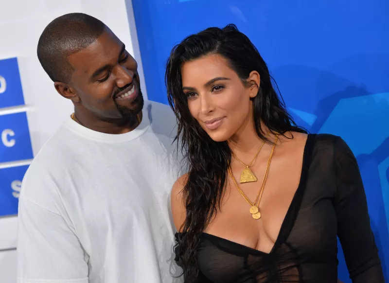 Kanye West y Kim Kardashian.