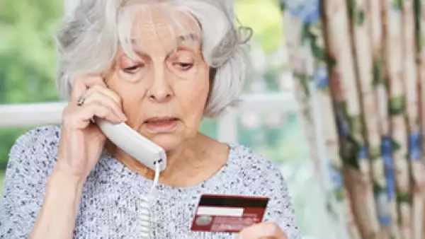 Siete ancianos cayeron en la trampa y perdieron 695,000 dólares. (Foto: Shutterstock )