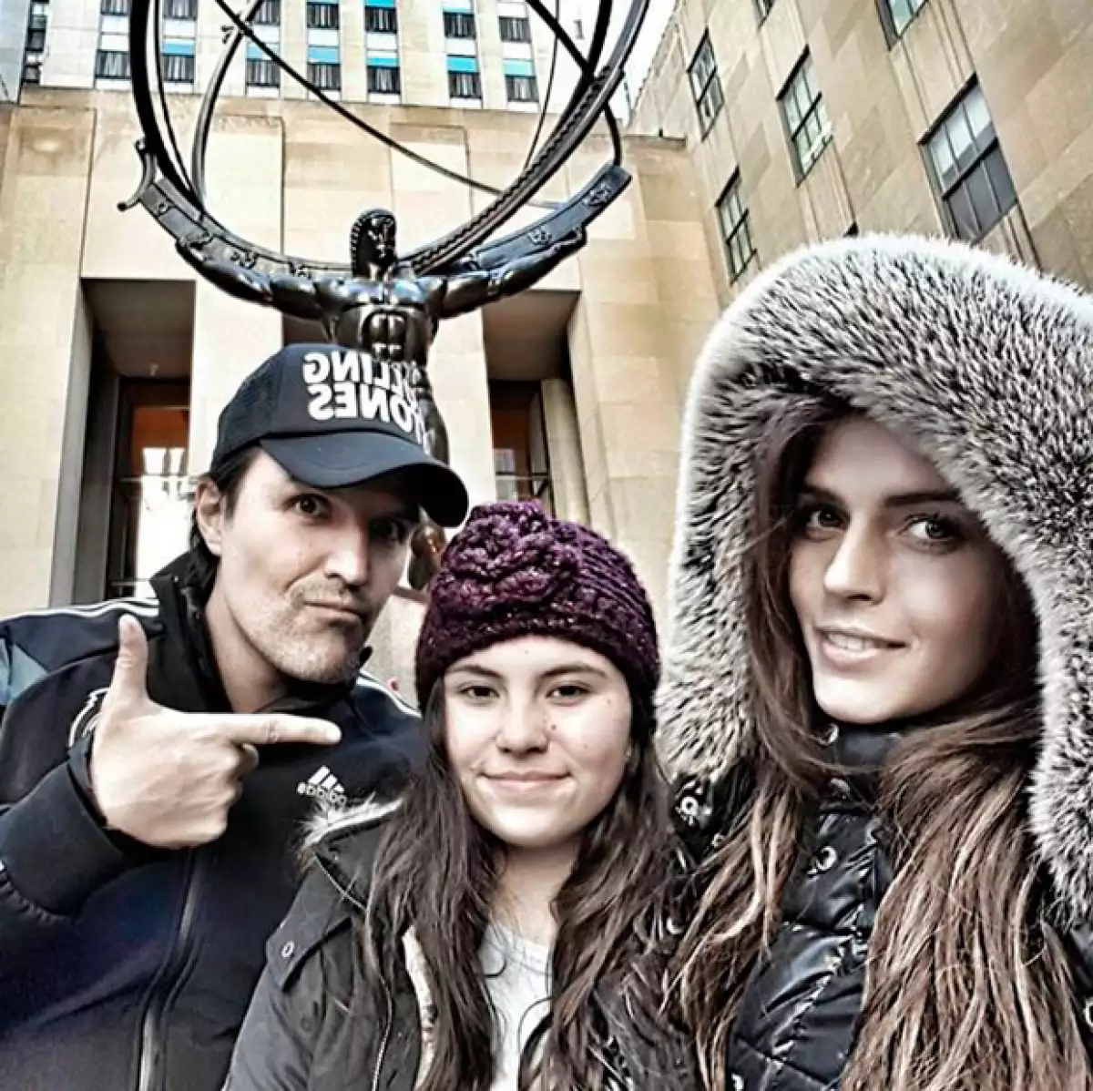 Claudia Álvarez y Billy Rovzar desde el Rockefeller Center, en Nueva York.