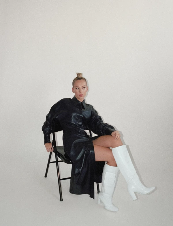 ELLE_Mexico-Ester-Exposito.jpg