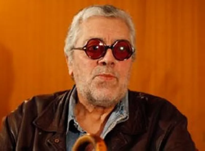 Hoy fueron aprehendidos dos presuntos responsables del atentado realizado al cantautor argentino el pasado sábado.