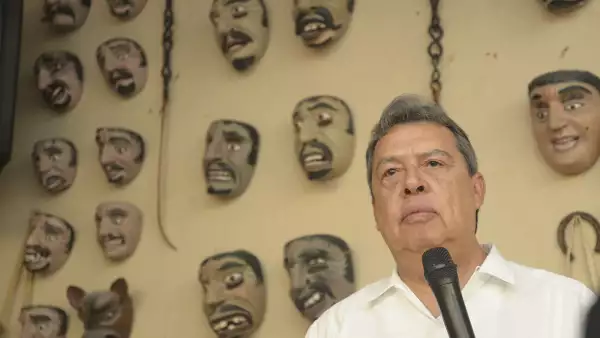 FGR detiene a Ángel Aguirre, exgobernador de Guerrero, por ocultar evidencias en caso Ayotzinapa