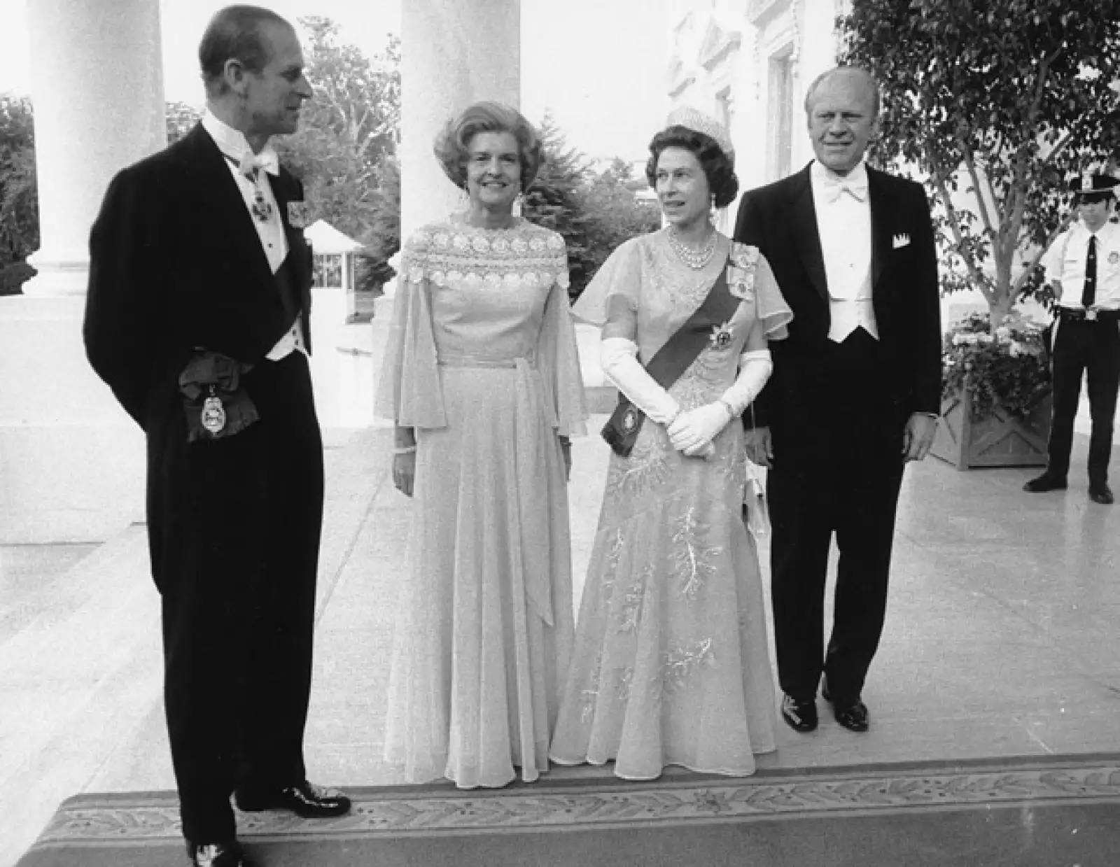 A sus 85 años, la Reina es la soberana británica que más tiempo ha estado en el trono después de la reina Victoria, que fue monarca durante 63 años.