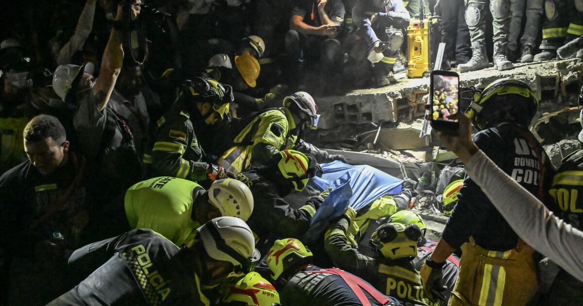 ¡MILAGRO EN COLOMBIA! RESCATAN A MUJER TRAS 35 HORAS BAJO ESCOMBROS