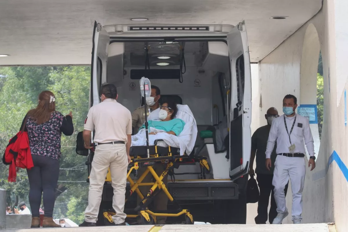 Ingreso en ambulancia por la parte de urgencias del Hospital de los Venados .