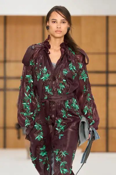 Burberry S27 057a.jpg