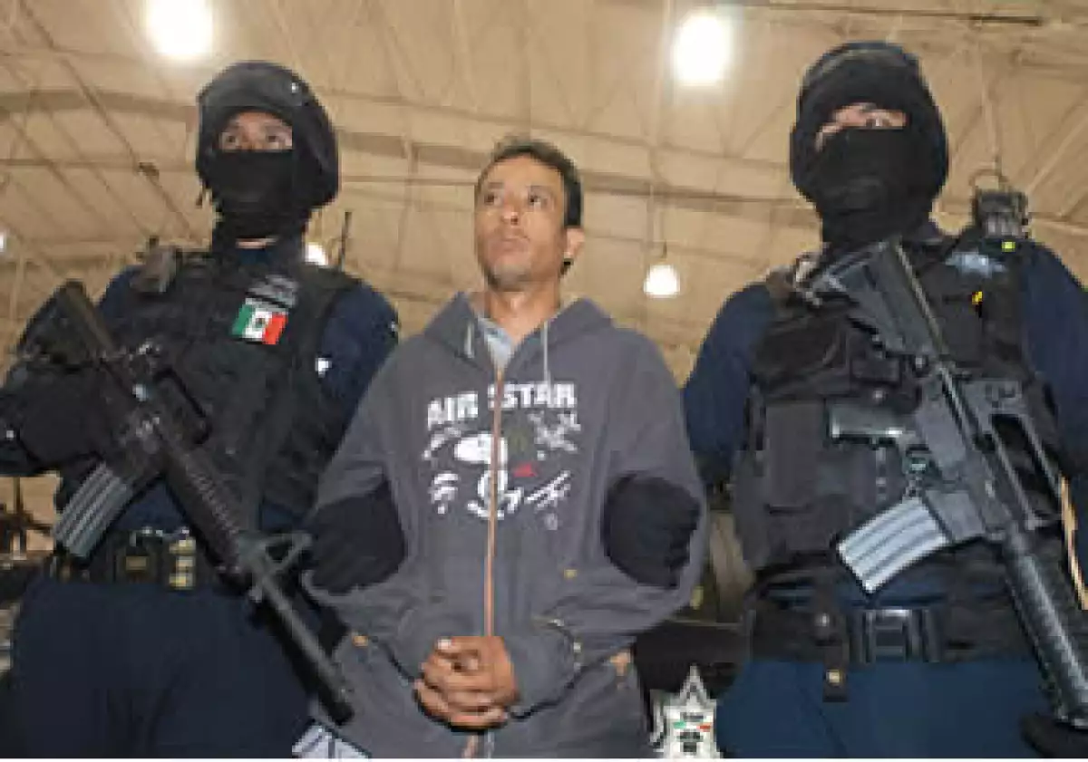 En 2000, luego de ser sentenciado, ‘El Azul’ solicitó su traslado al Cereso de Chilpancingo, en Guerrero, donde consiguió escapar.