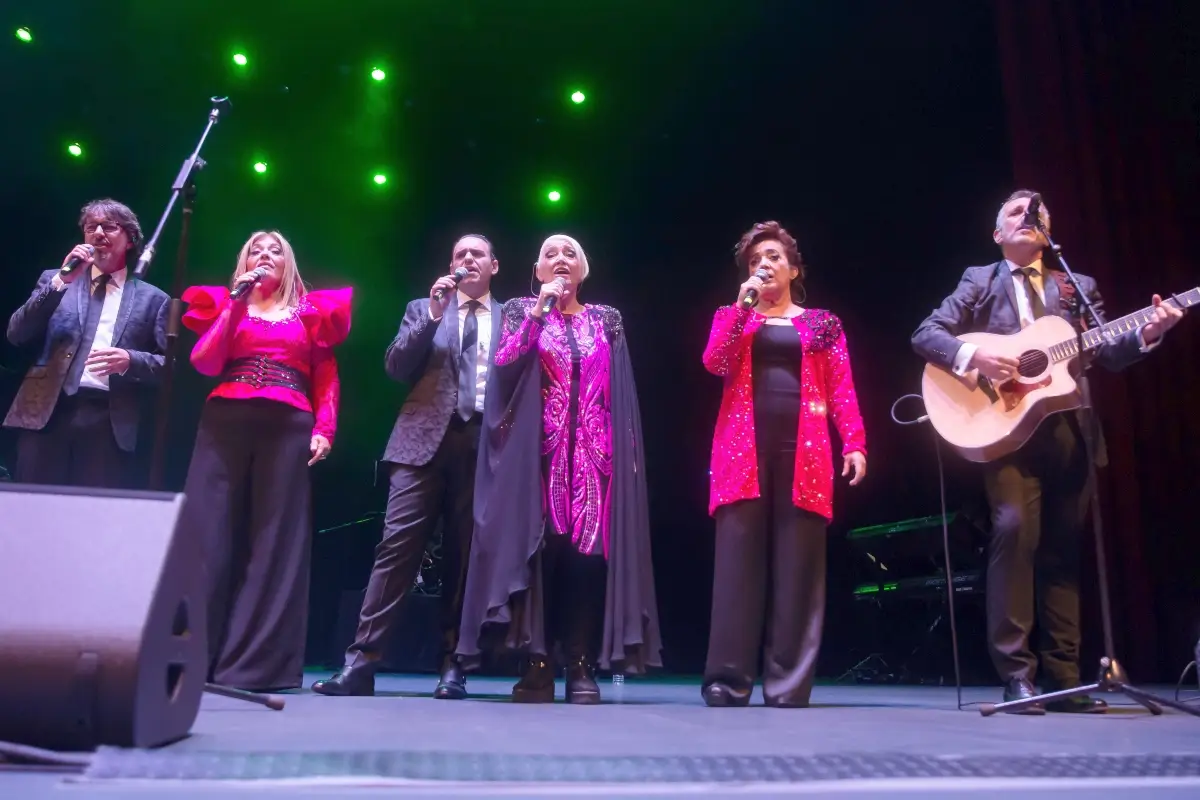 mocedades