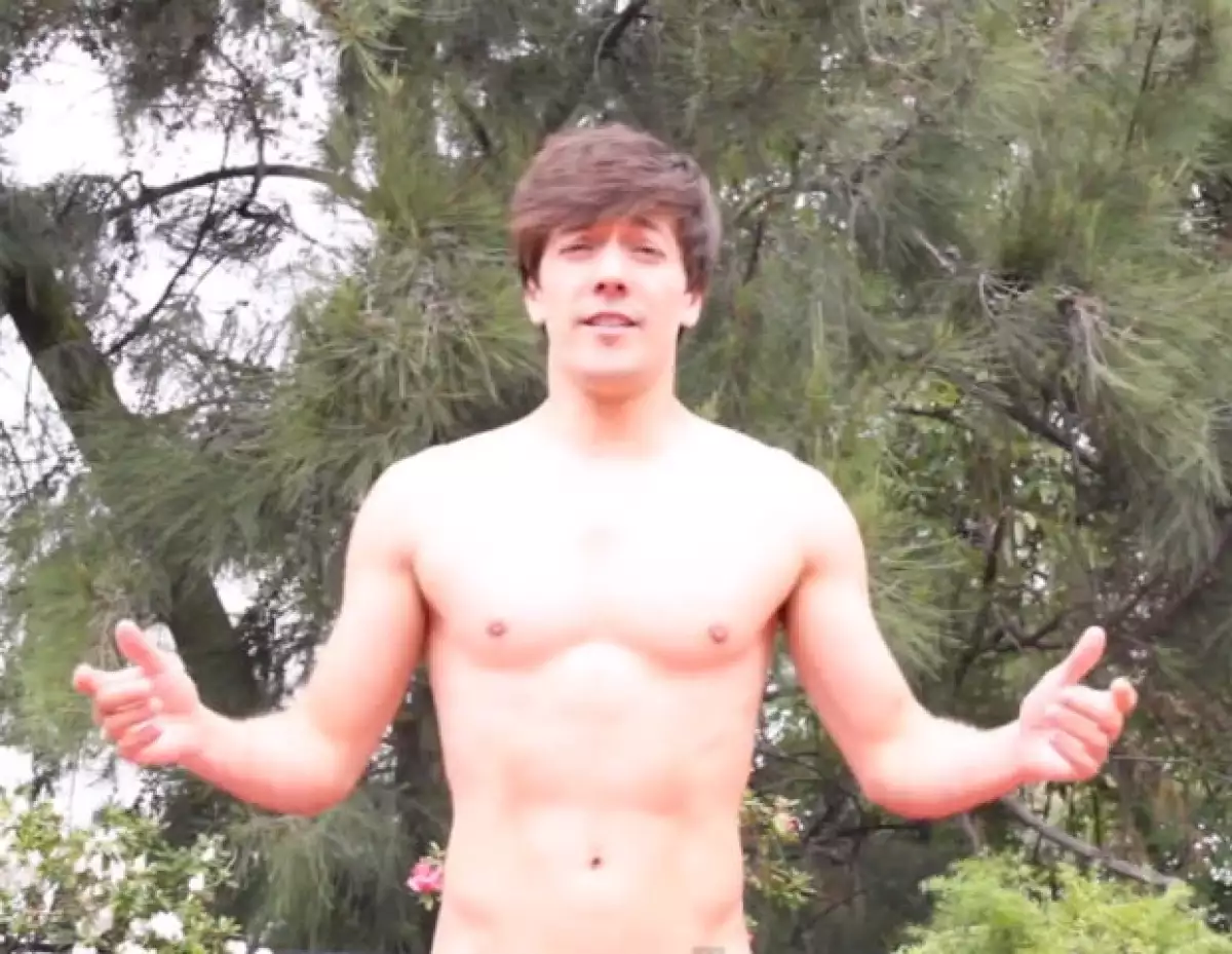 El actor y cantante compartió el respectivo video de su reto, no sin antes informar acerca de lo que consiste e invitar a quienes lo critican para que donen.