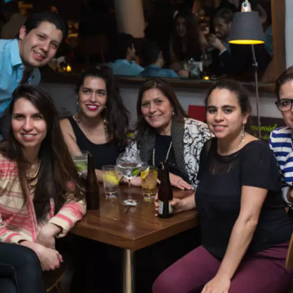 Alejandro Lepe, Deyanira Almazán, Alejandra Almazán, Virginia Medina, Emilia Ramírez y Bárbara Almazán