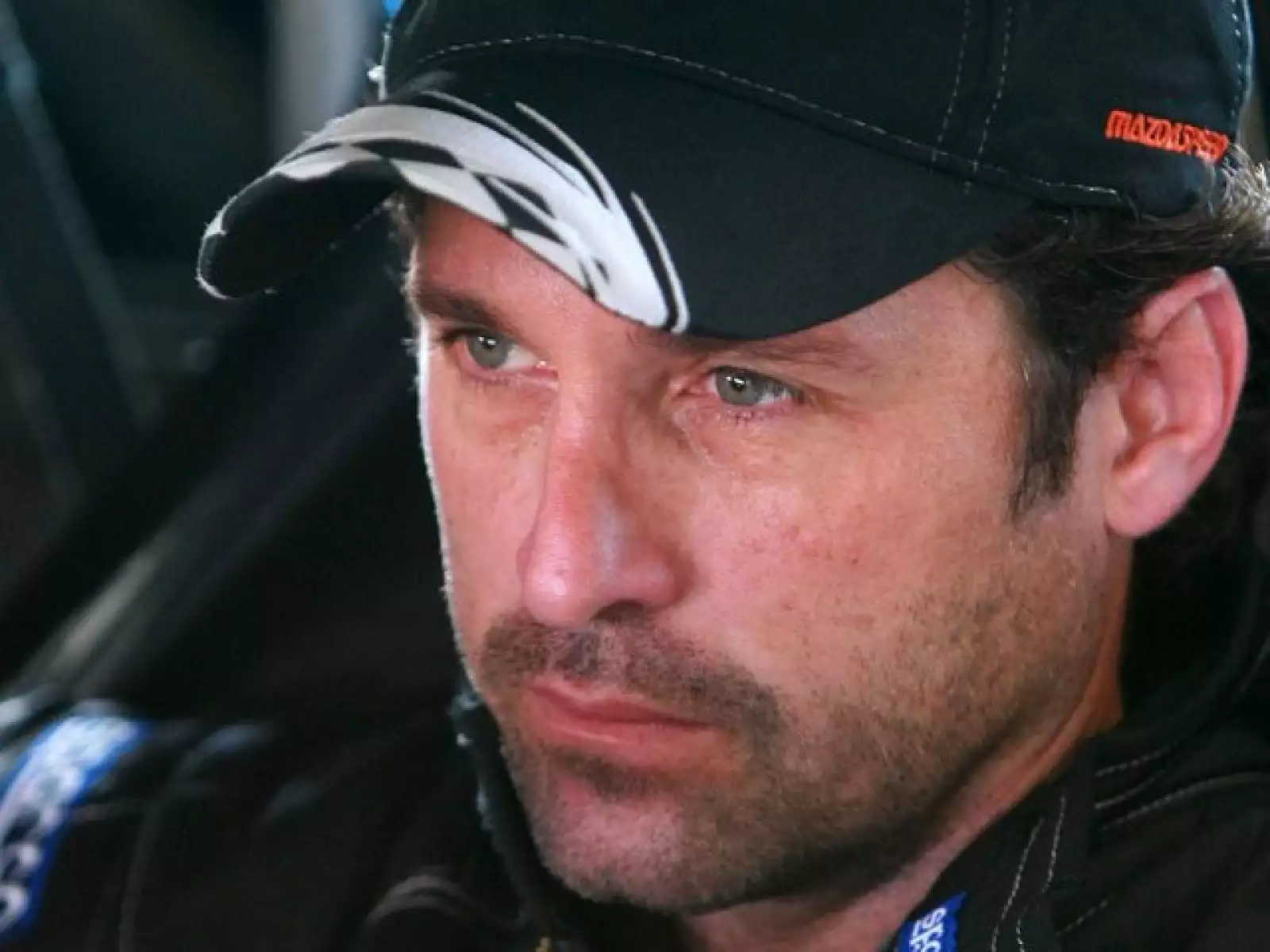 El actor es aficionado a las carreras, aquí concentrándose antes de correr en la Homestead Miami Speedway de Florida.