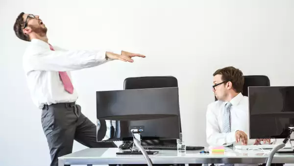 Empleados cansados.