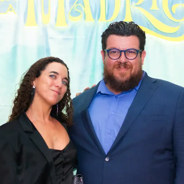 ALFOMBRA ROJA Y COCTEL FIESTA EN LA MADRIGERA