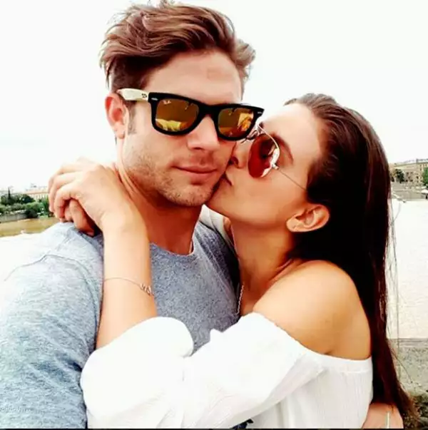 La pareja se ha dejado ver muy enamorada durante su estancia en Europa.