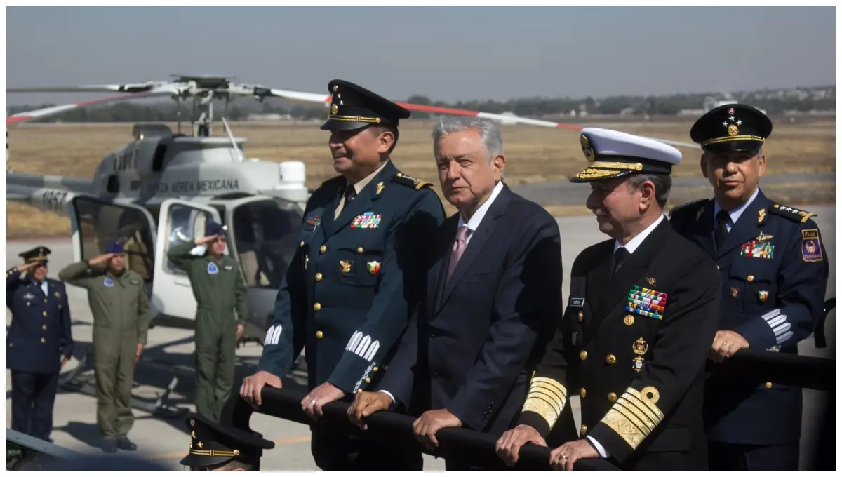 Amlo-militares (1).jpg