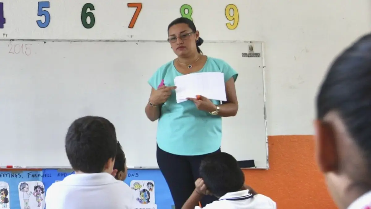¿Cuánto ganan los maestros en México? Algunos reciben menos del salario mínimo