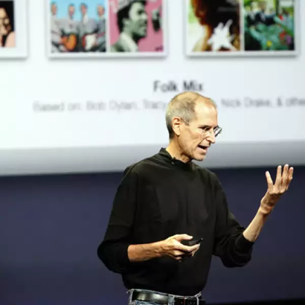 El director de Apple ya recuperado dio el miércoles una presentación de productos de San Francisco donde destacó el iPod Nano con cámara de video. La empresa lanzó además otras novedades como el iTunes LP y precios más bajos para los iPods.