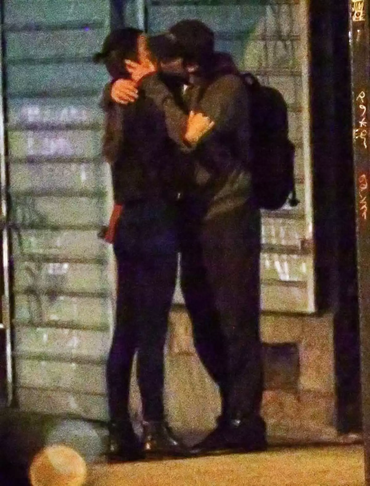 Estas imágenes prueban que las especulaciones son ciertas sobre una relación entre el guapo actor y la espectacular modelo rusa.