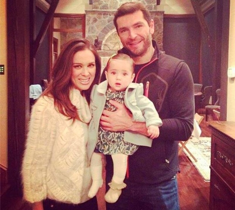 Con la llegada de la pequeña Carolina esta familia ahora es de cuatro.