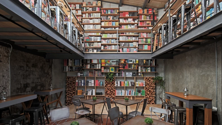 Cauz Foro Librería, a detalle