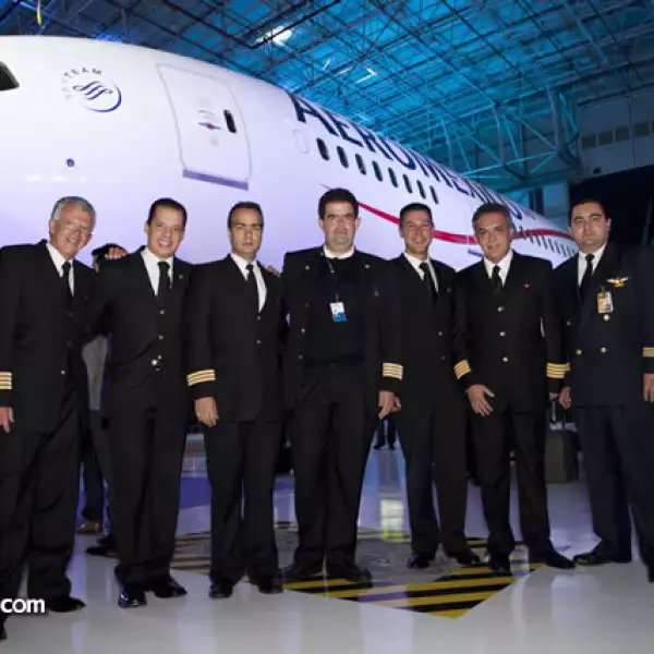 Leonardo Sánchez, Gerardo Torres, Andrei Marín, Luis Noriega, Ricardo Maier, Carlos Morinau y Gustavo Iniestra