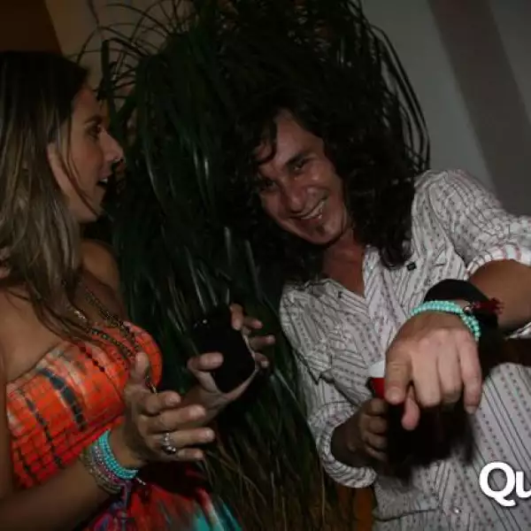 Fiesta de Fernando Lebrija por sus 2 diosas de plata