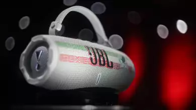 Bocina de la marca JBL que forma parte de la colaboración de edición limitada con la Selección Mexicana