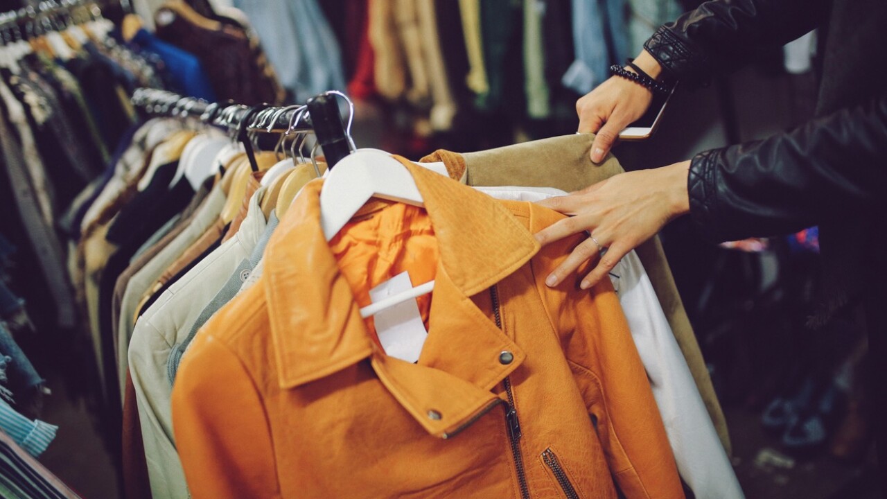 Venta de ropa usada de marca sale