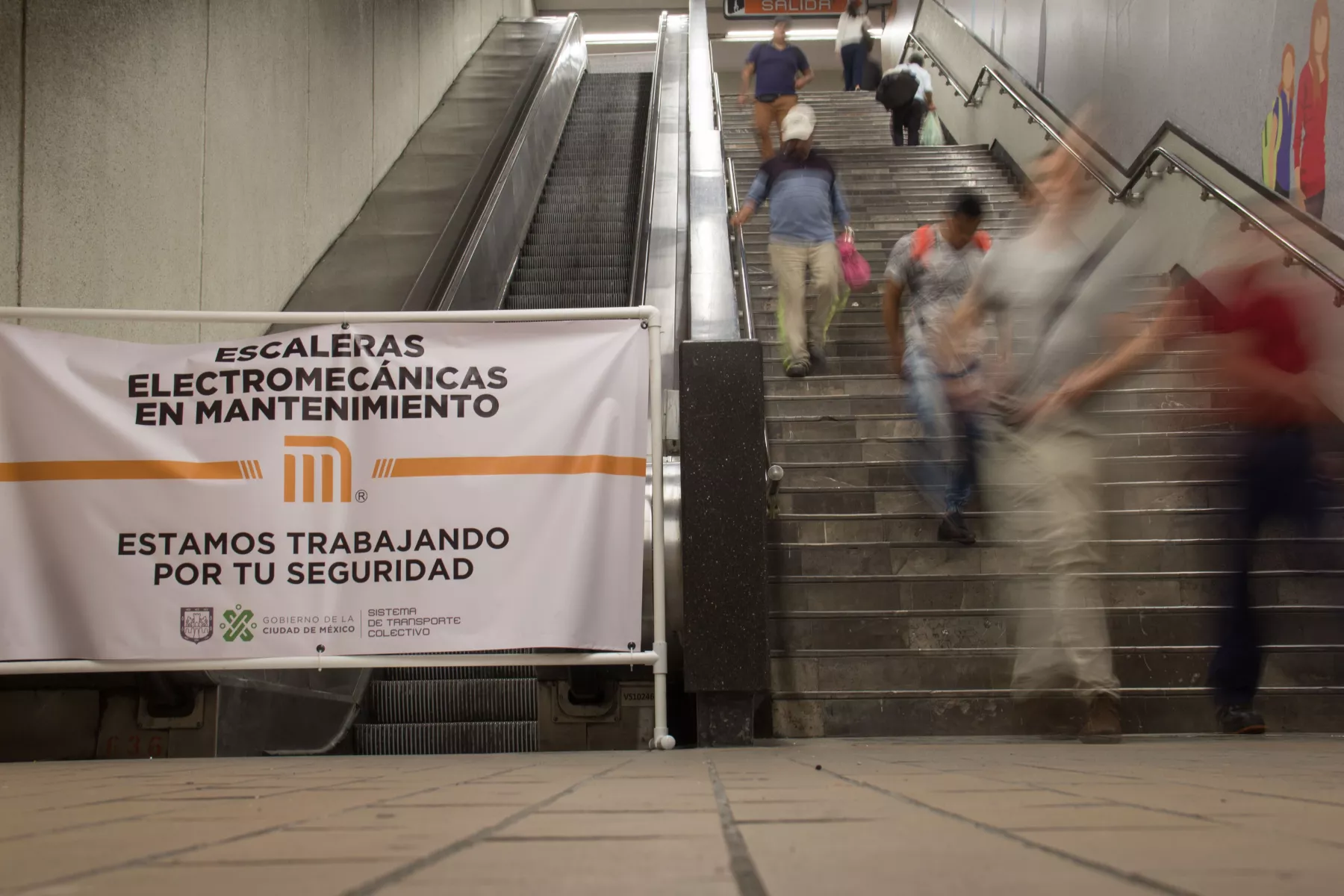 Escaleras en el Metro