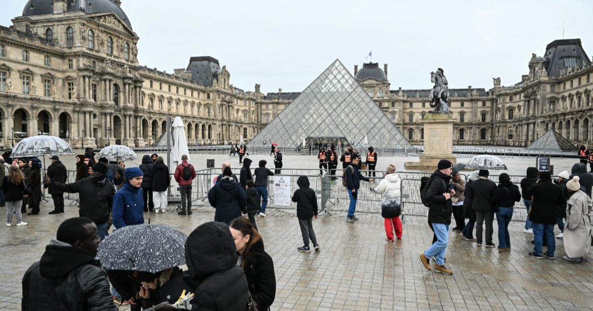 Louvre Müzesi'ne gelen yabancı ziyaretçiler %45 daha fazla para ödüyor; “Bu adil değil” diye şikayet ediyorlar