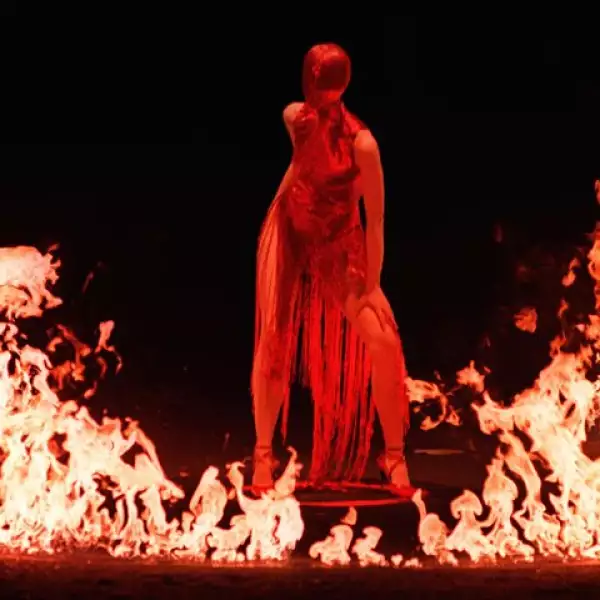 Sus presentaciones eran mucho más que pasarelas: McQueen se esforzaba por mostrar todo un espectáculo alrededor de sus colecciones.