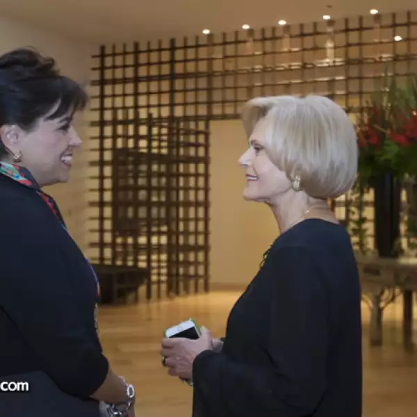 Irene Espinosa y Sara Topelson