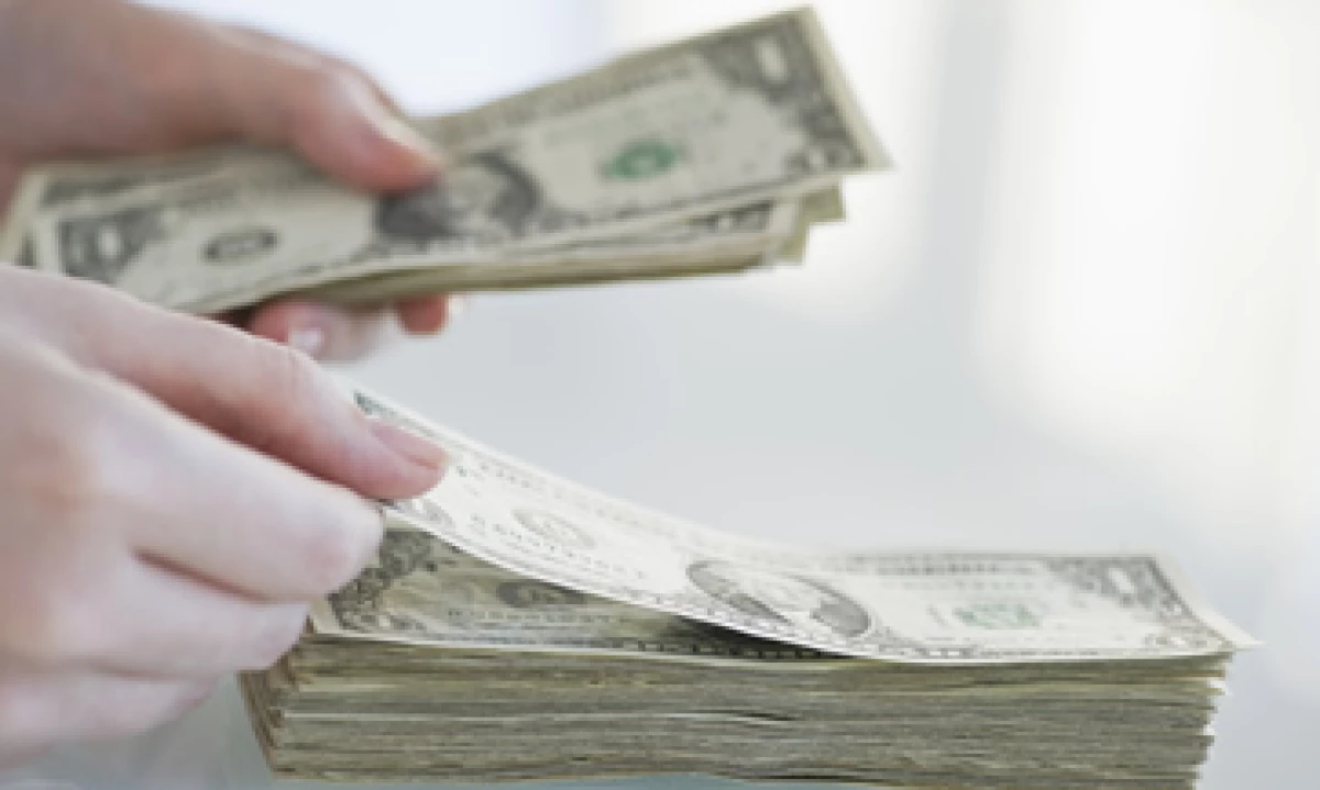 El tipo de cambio es de 13.2522 pesos para solventar obligaciones denominadas en moneda extranjera. (Foto: Getty Images)