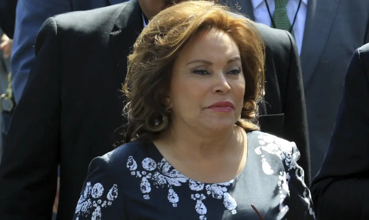 Elba Esther.jpg