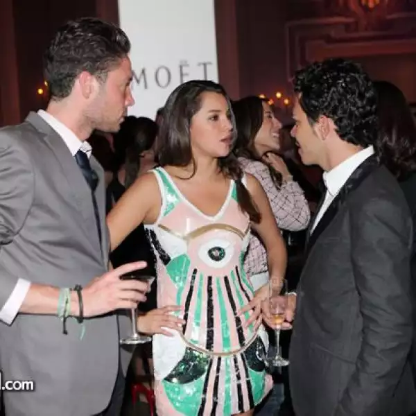 Allan De La Peña,Sara Maldonado,Manolo Caro