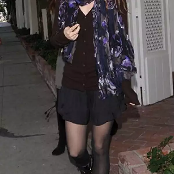 Los outfits de Rachel Bilson, con los que sale a caminar por Hollywood, son muy buscados y copiados. Los accesorios son su fuerte, y queda muy claro que tiene un sentido de la moda innato.