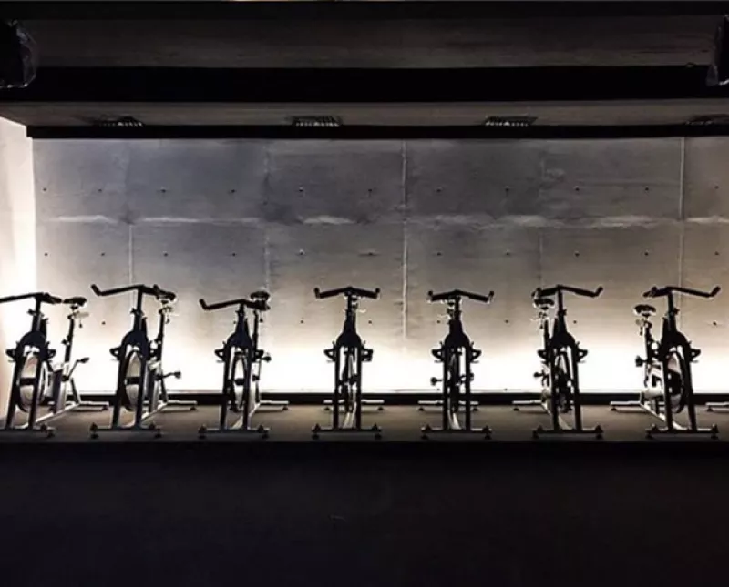 Los Beckham, Alessandra Ambrosio,Nicole Kidman y Giselle Bündchen son fans de SoulCycle, una revolucionada clase de spinning que ha llegado al mundo del fitness para quedarse.