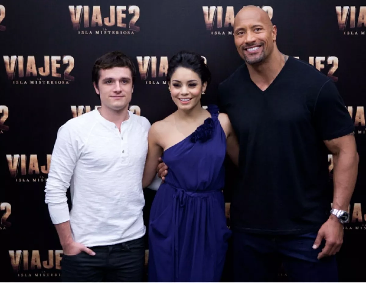 Josh Hutcherson, Vanessa Hudgens y The Rock durante la conferencia de prensa para hablar sobre la película Viaje 2. Al DF vinieron medios de Perú, Chile y Bolivia para entrevistar al elenco.