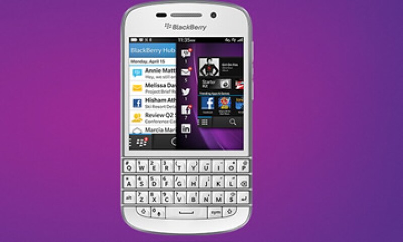 El modelo Q10 incluye el teclado físico que valoran muchos seguidores de la marca. (Foto: Tomada de global.blackberry.com)