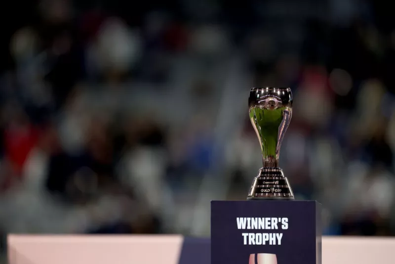 Foto del trofeo de la Copa Oro