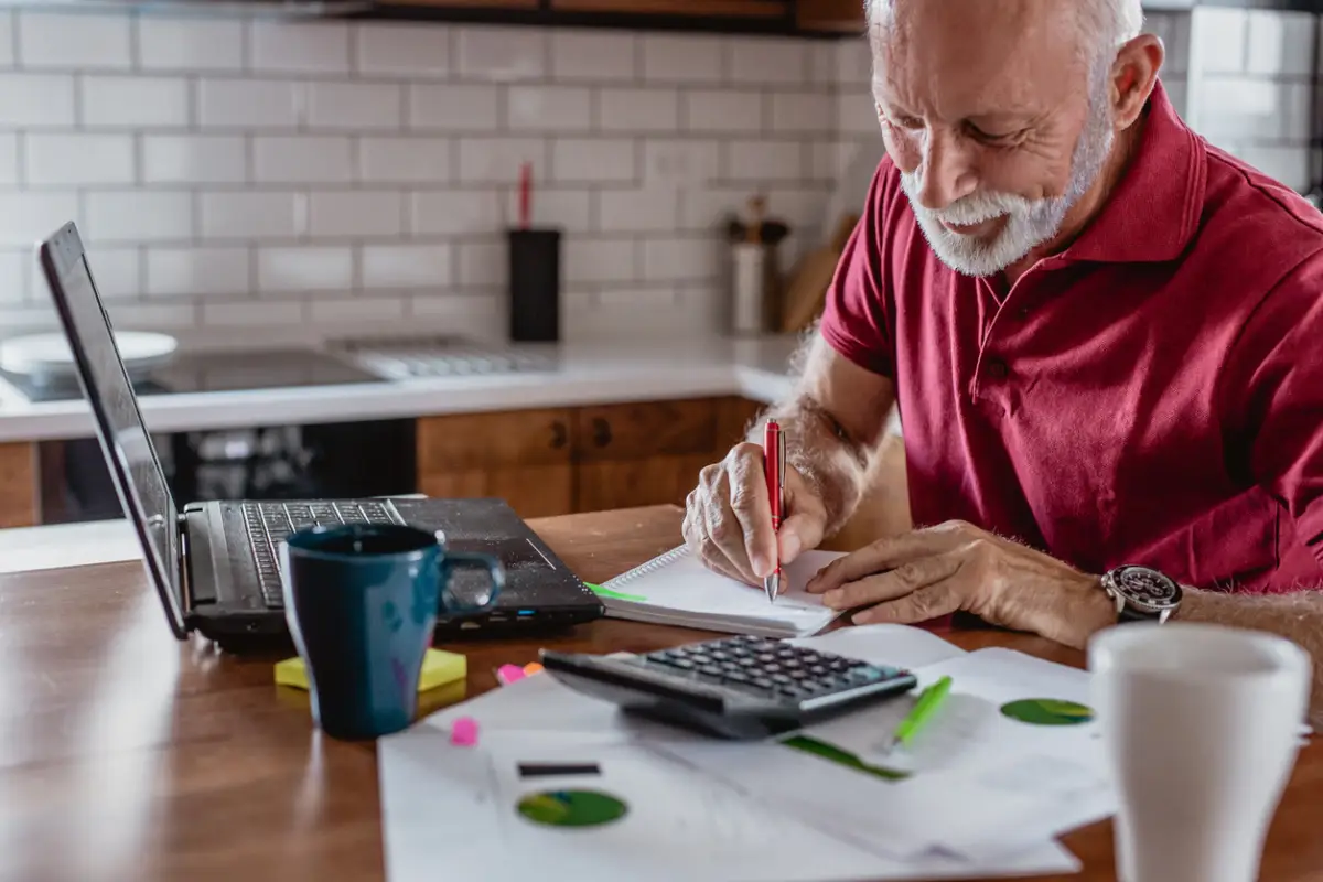 Ahorro para el retiro: la diferencia de iniciar antes o después de los 35 años