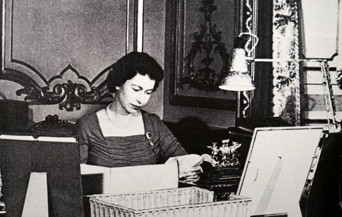 Reina Isabel II 